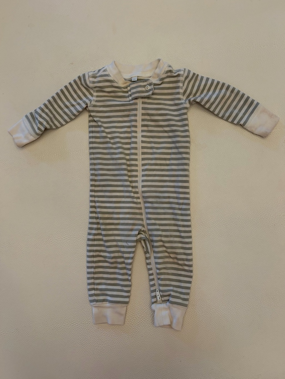 Quincy Mae Striped Gray & White Zip One-Piece Pajamas - 0-3 mo
